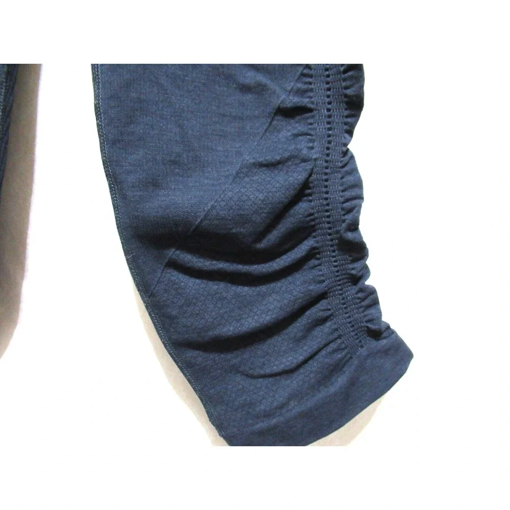 Lululemon Size 4 Blue In The Flow Cropped Low Rise Compression Leggings